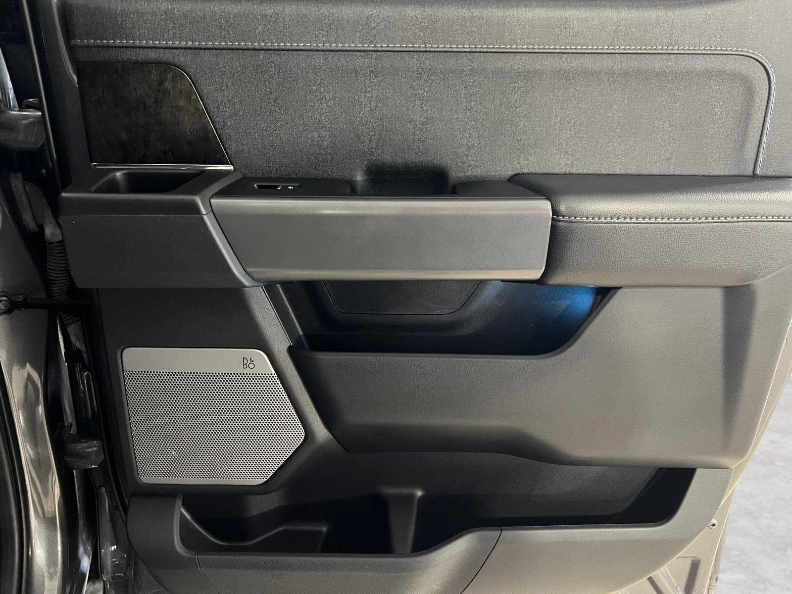 Used 2023 Carbonized Gray Ford LARIAT image 17