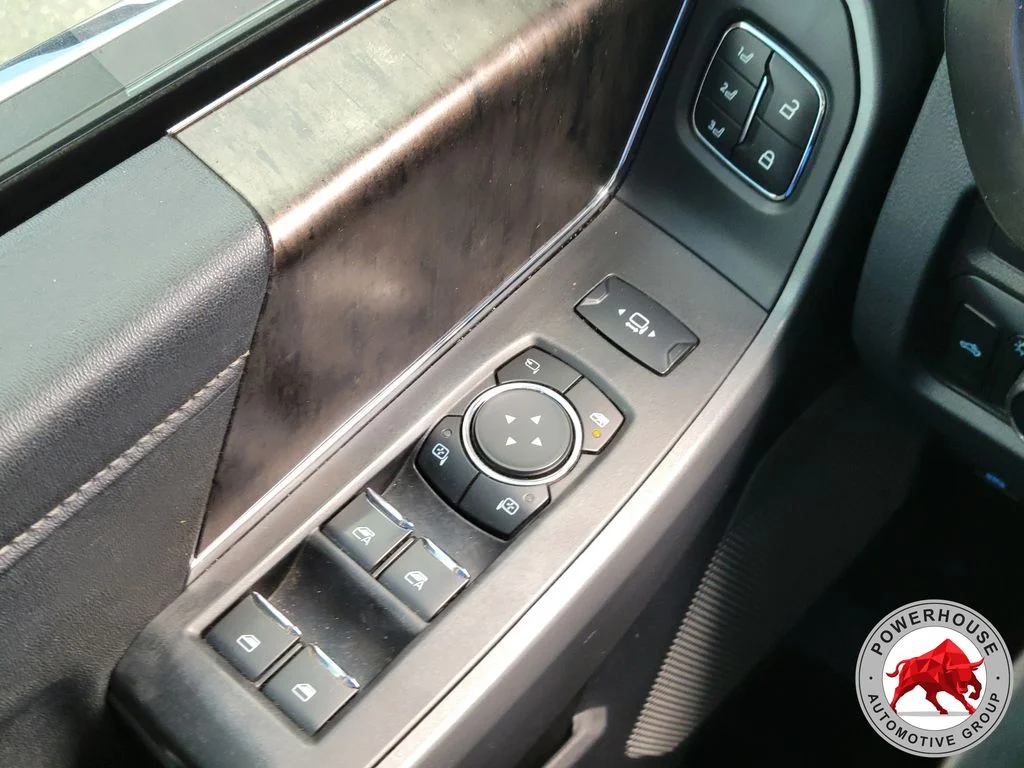 Used 2024 Silver Ford Lariat image 25