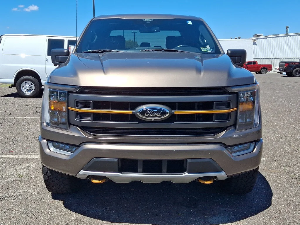 Used 2022  Ford XL image 4