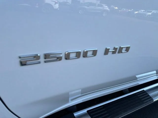 Used 2026 Summit White Chevrolet LT image 18