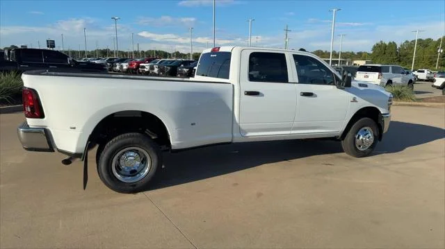 New 2026 Bright White Clear-Coat Exterior Paint RAM Tradesman image 9