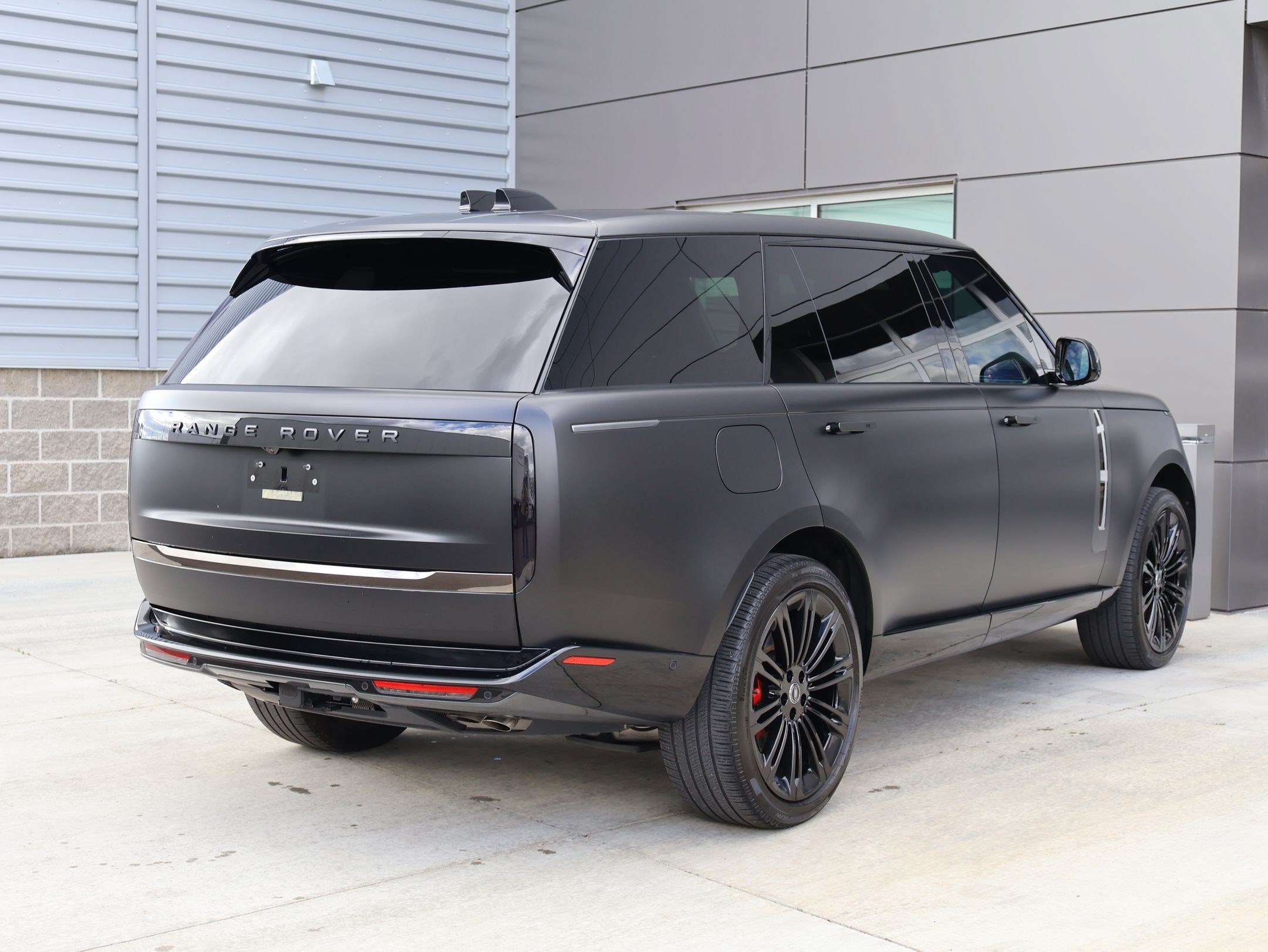 Used 2025 Santorini Black Metallic Land Rover SV image 5