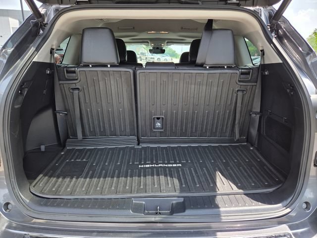 Used 2023 Magnetic Gray Metallic Toyota XLE image 24