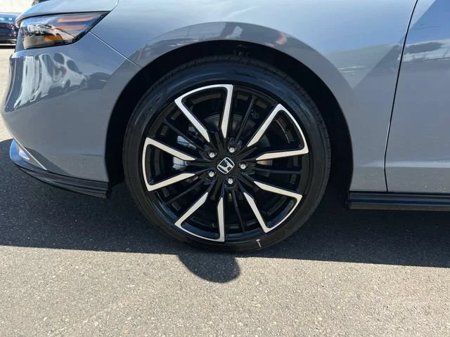New 2026 Urban Gray Pearl Honda Touring image 28