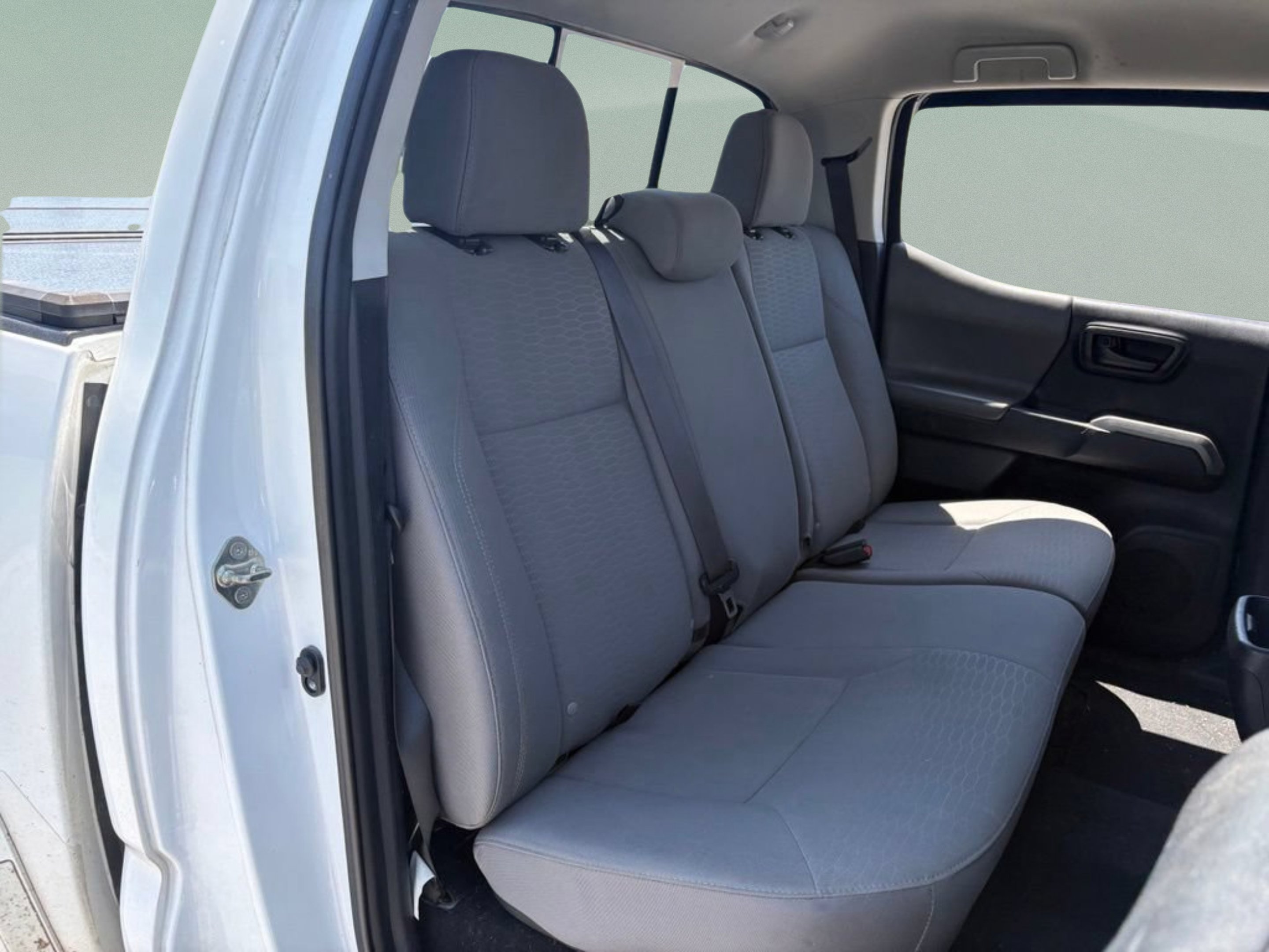 Used 2018 Super White Toyota SR5 image 23