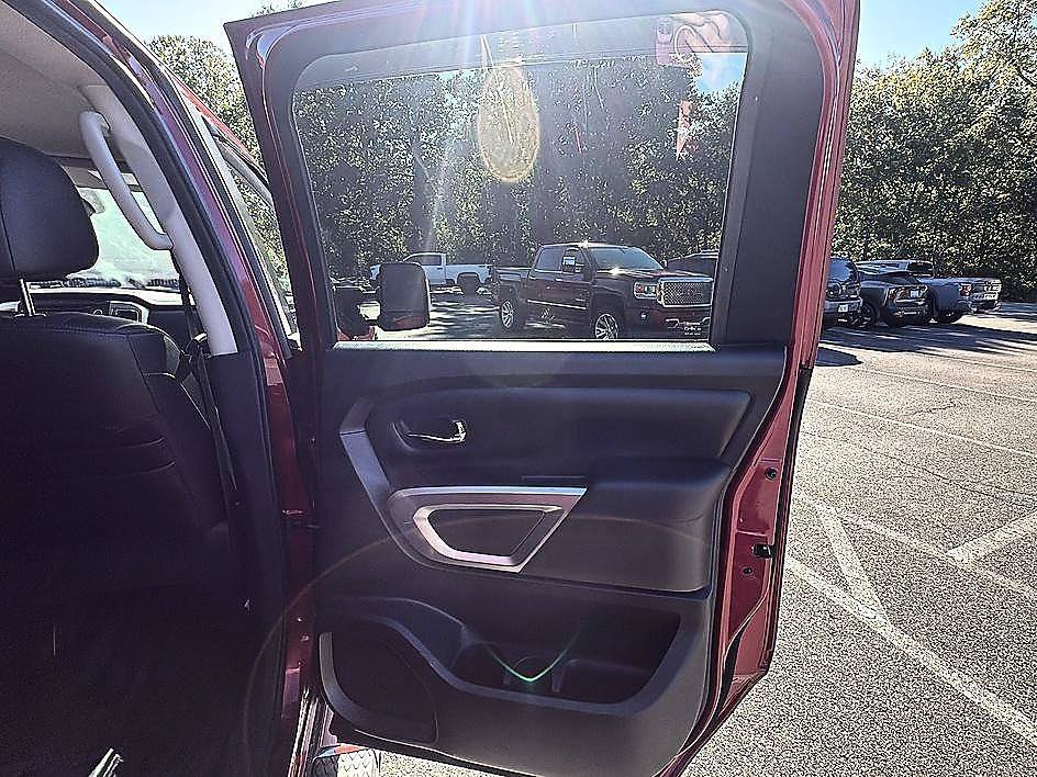 Used 2017 Cayenne Red Nissan SV image 28