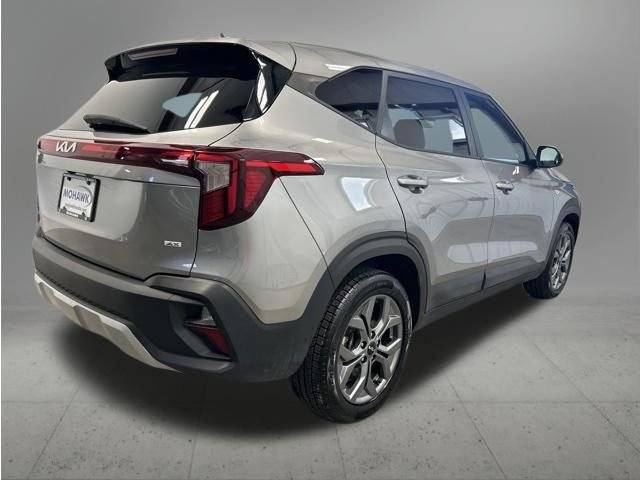 Used 2025 Steel Gray Kia LX image 6