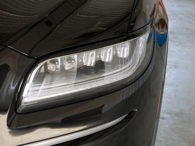 Used 2023 Black Metallic Lincoln Reserve image 5