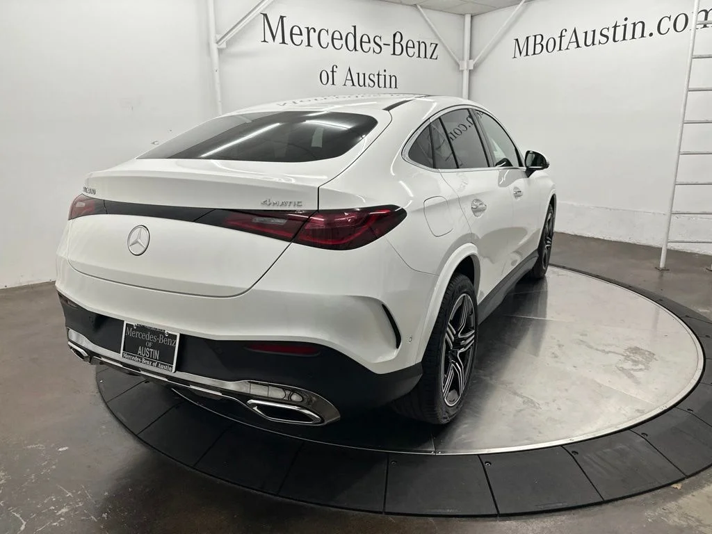 New 2027 White Mercedes-Benz GLC 300 image 7