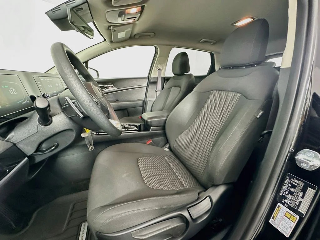 Used 2025 Fusion Black Kia LX image 20