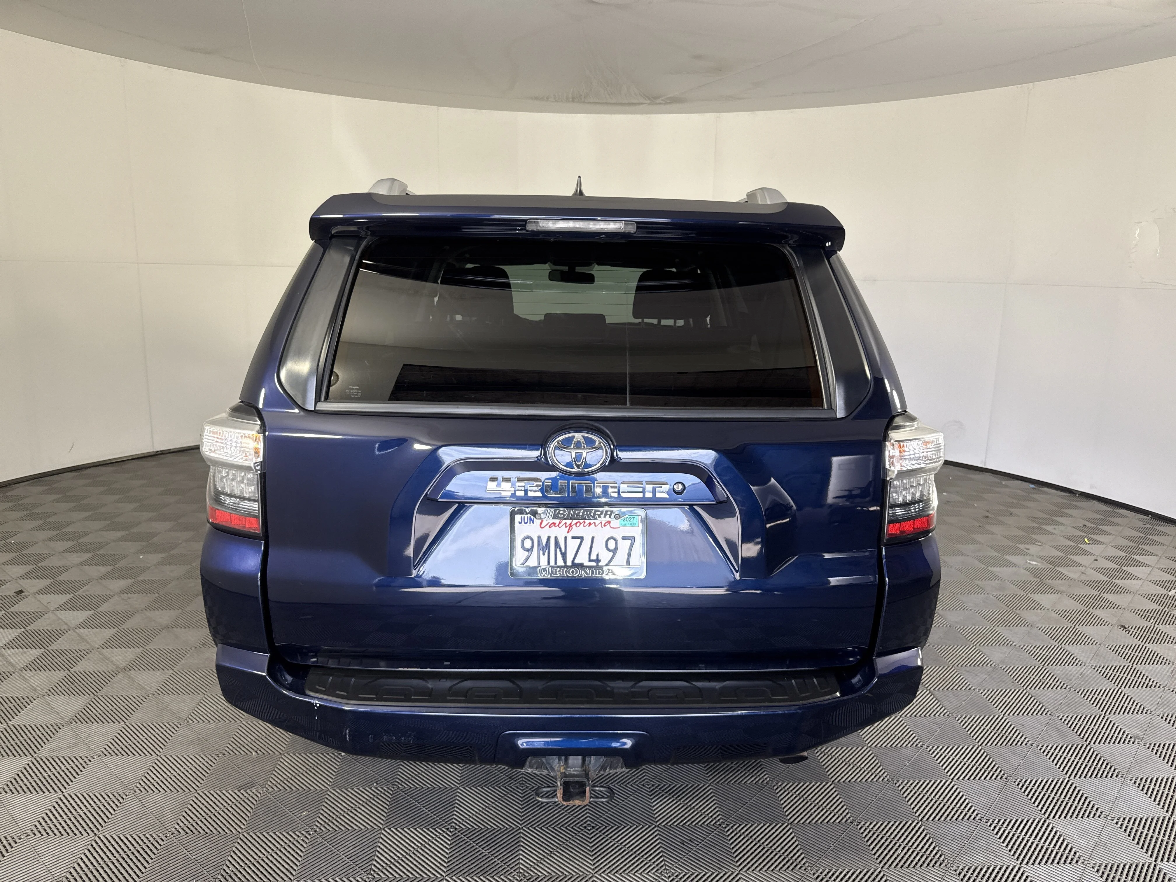 Used 2017 Nautical Blue Metallic Toyota SR5 image 5