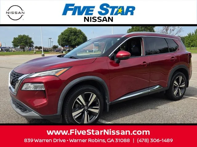Used 2021 Red Nissan SL image 3