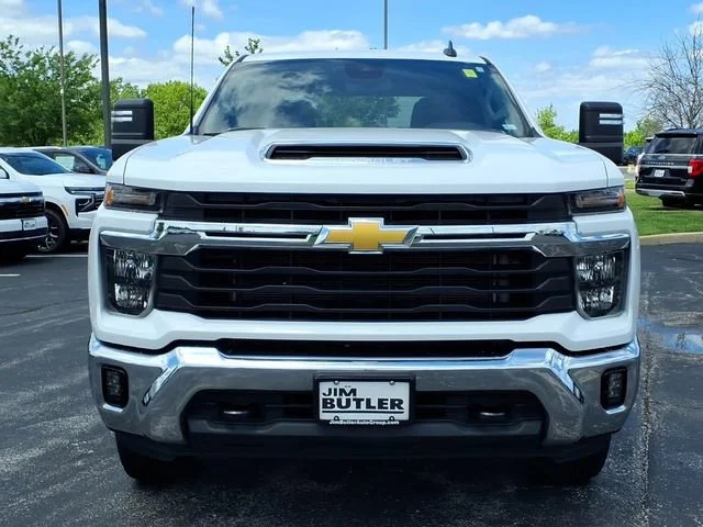 Used 2025 Summit White Chevrolet LT image 26