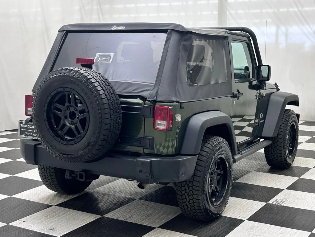 Used 2009 Green Jeep X image 7