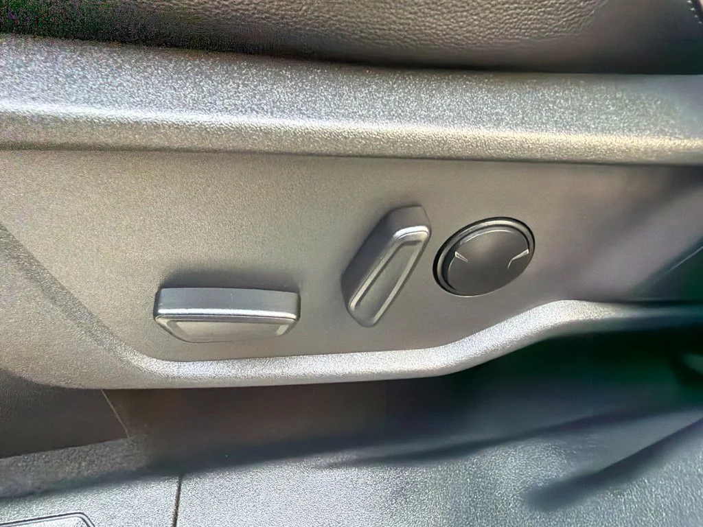 Used 2023 Azure Gray Metallic Ford Wildtrak image 14
