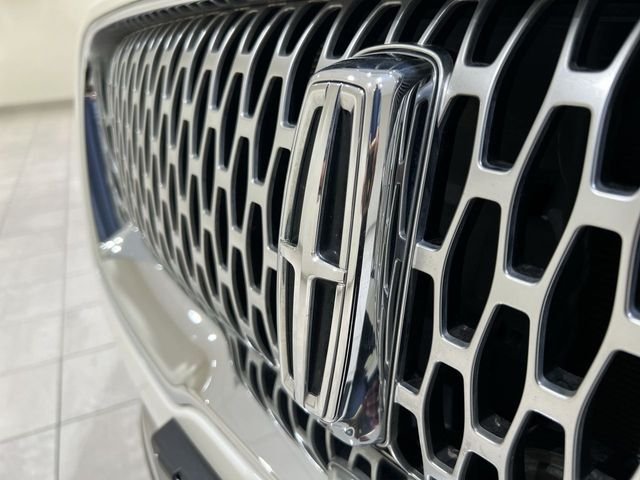 Used 2022 White Lincoln Black Label image 28