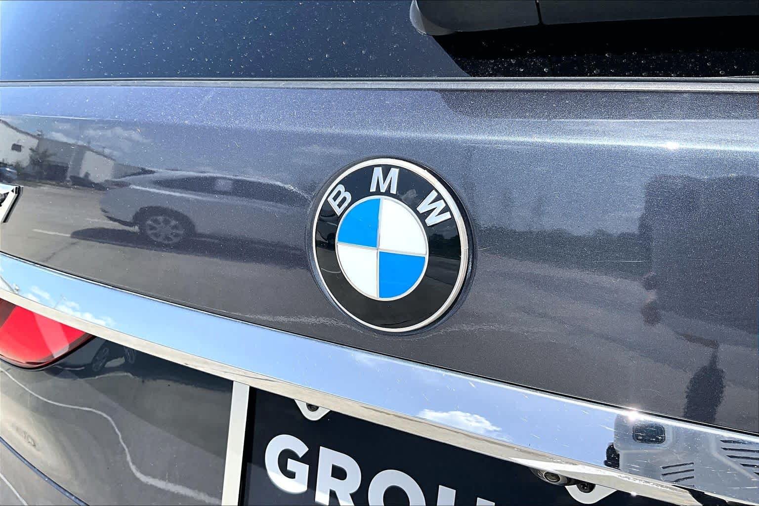 Used 2019 Arctic Gray Metallic BMW xDrive50i image 9