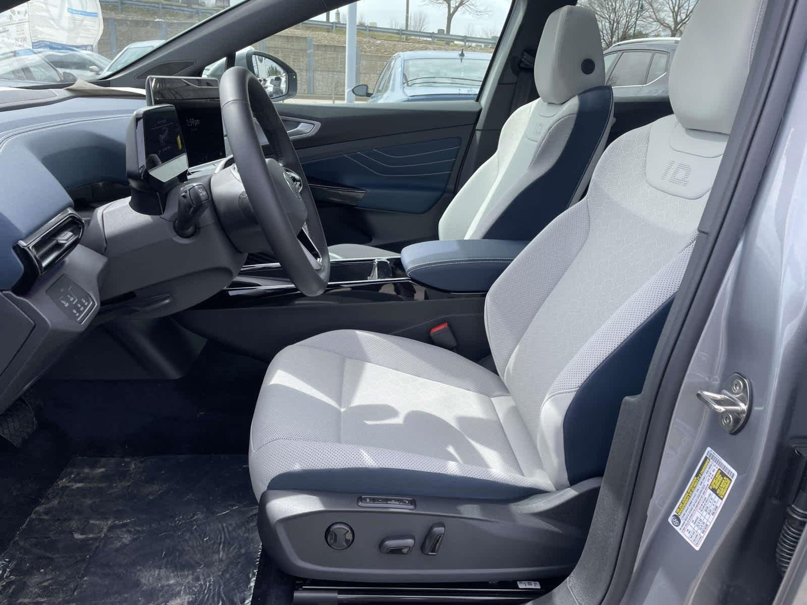 New 2025 Silver Mist Metallic Volkswagen Pro S image 13