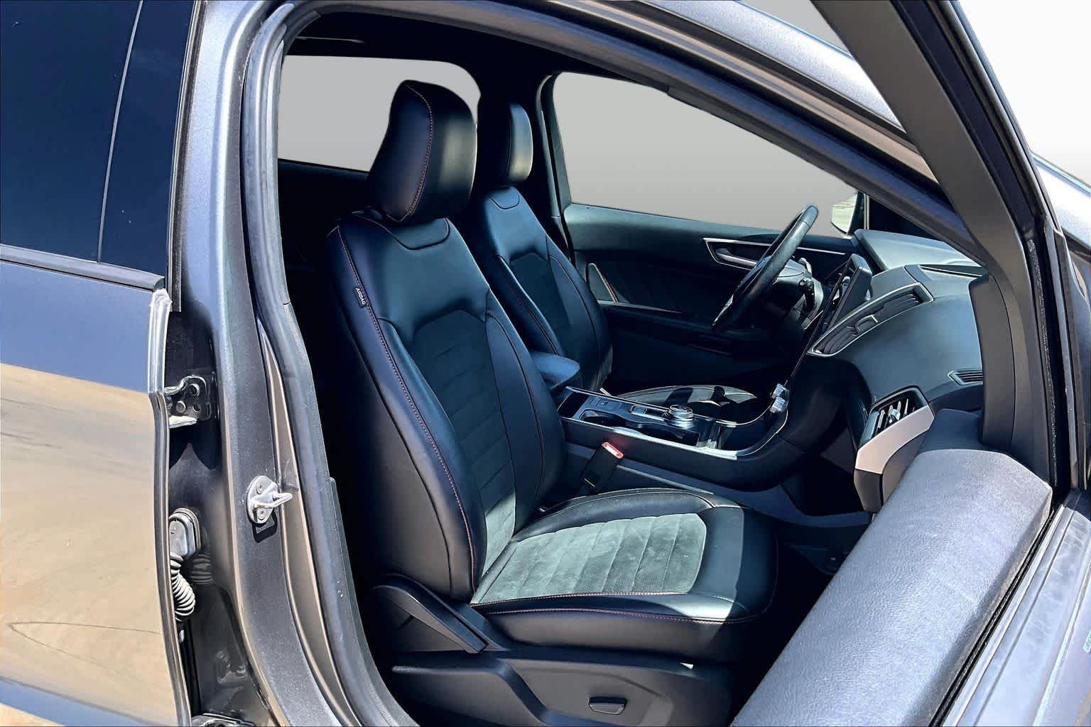Used 2023 Carbonized Gray Ford ST-Line image 9