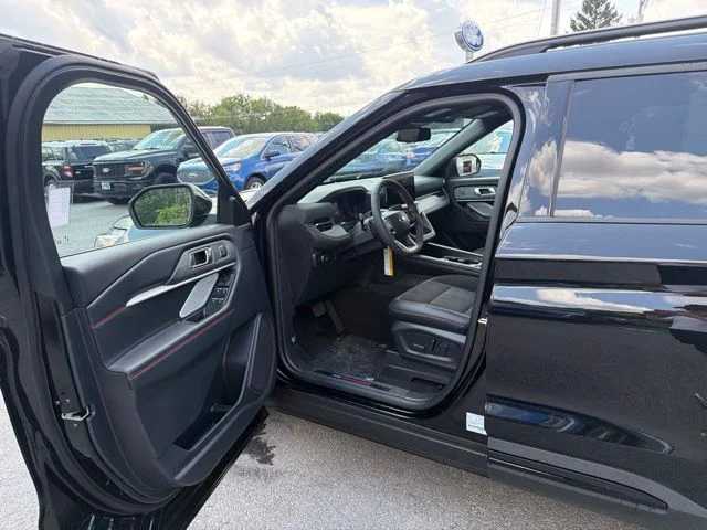 New 2026 Agate Black Metallic Ford ST image 14