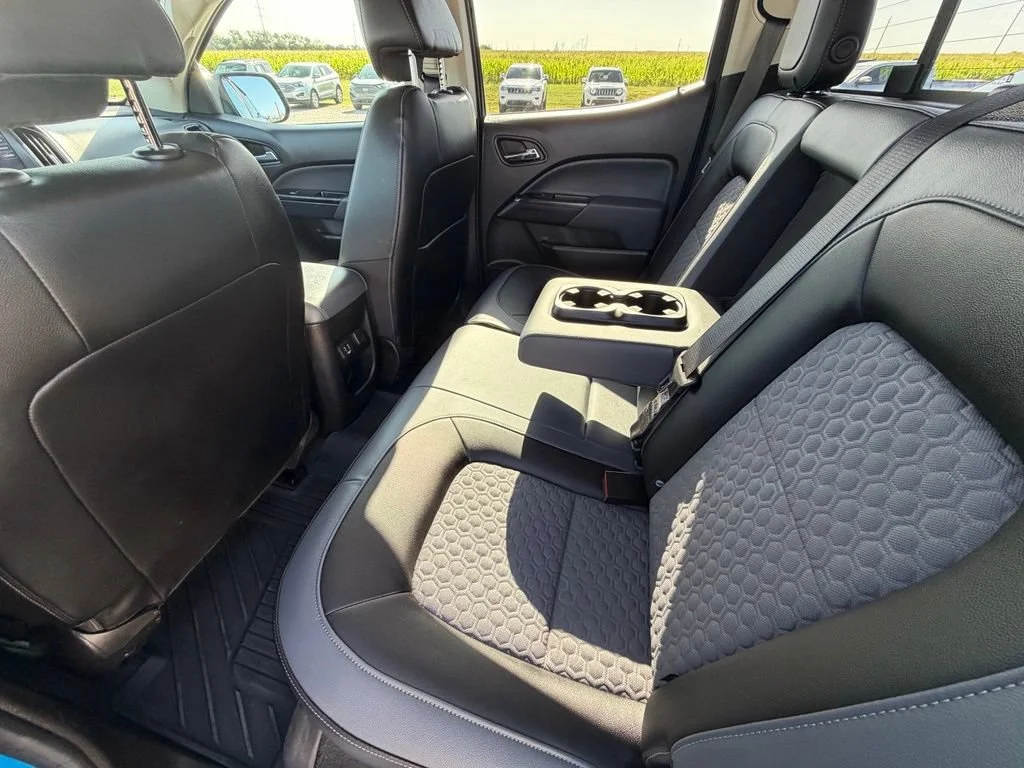 Used 2021 BRIGHT BLUE METALLIC Chevrolet 4WD Z71 image 25
