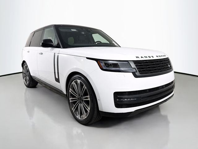 New 2026 Fuji White Land Rover SE image 3