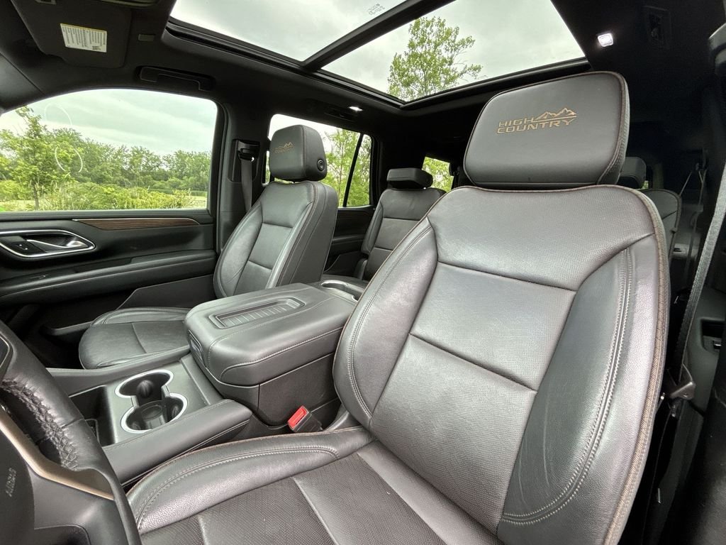 Used 2022 Iridescent Pearl Tricoat Chevrolet High Country image 13