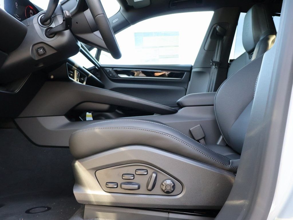 Used 2025 Dolomite Silver Metallic Porsche 4S image 38