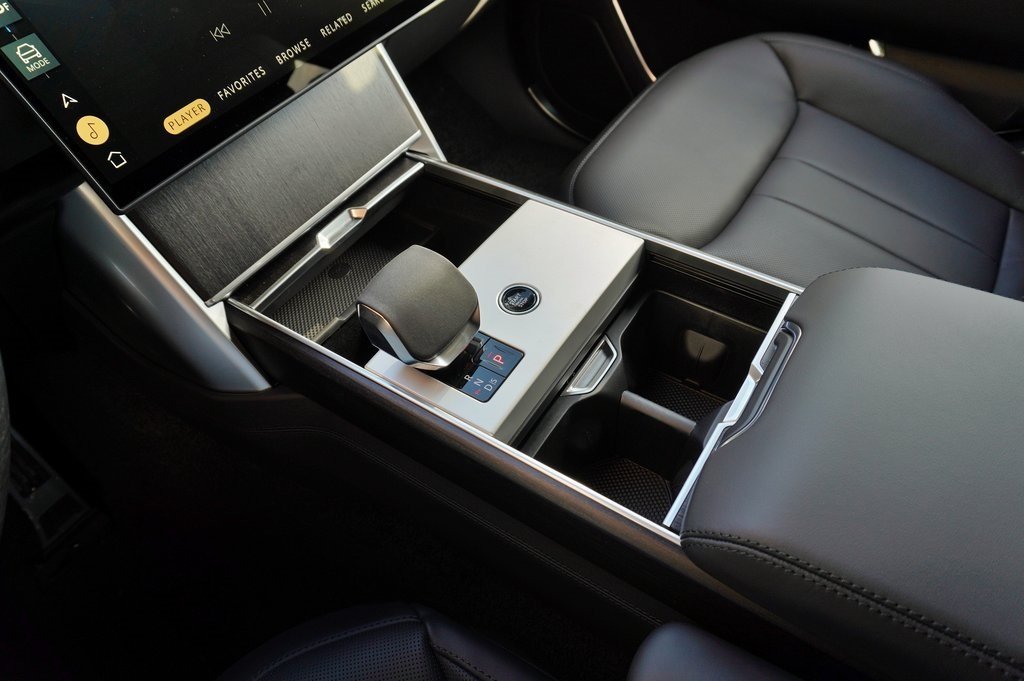 2025 LAND ROVER RANGE ROVER - Image 30