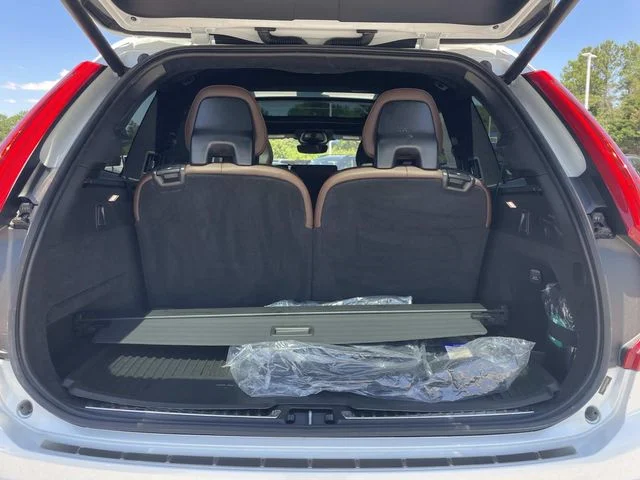 Used 2024 White Volvo Ultimate image 8