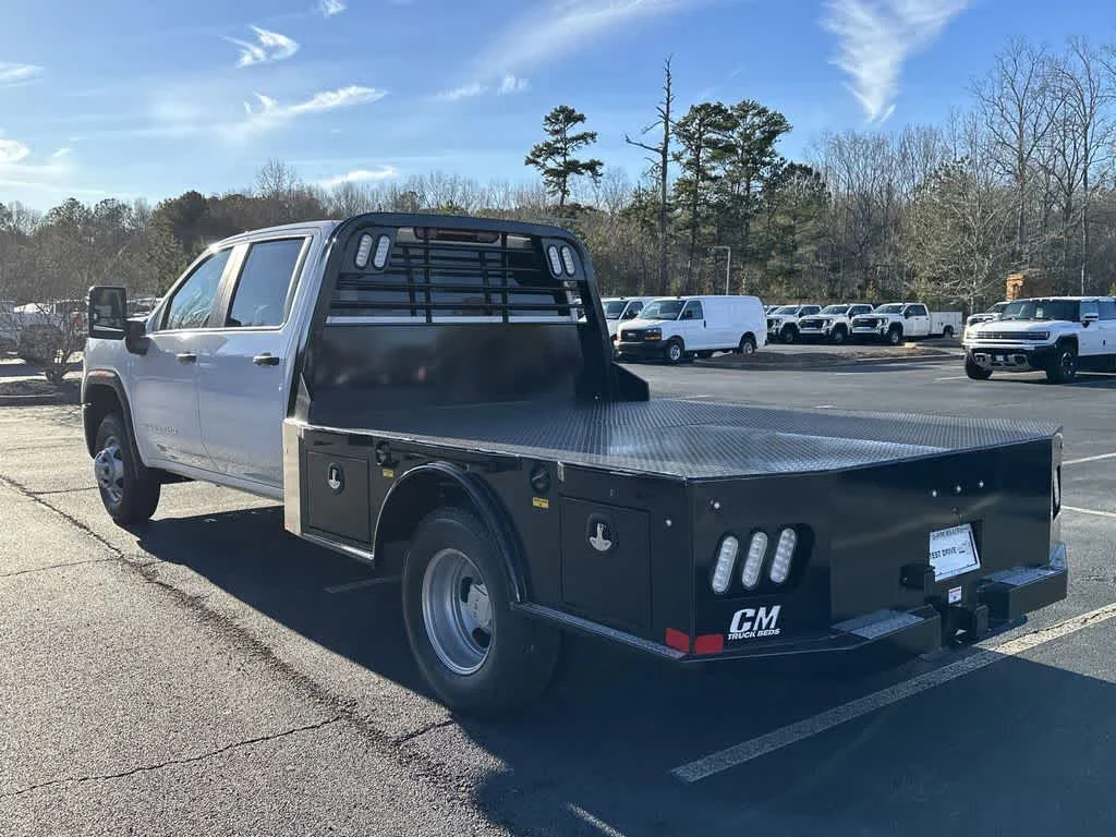 2025 GMC Sierra 3500HD Pro - Photo 9