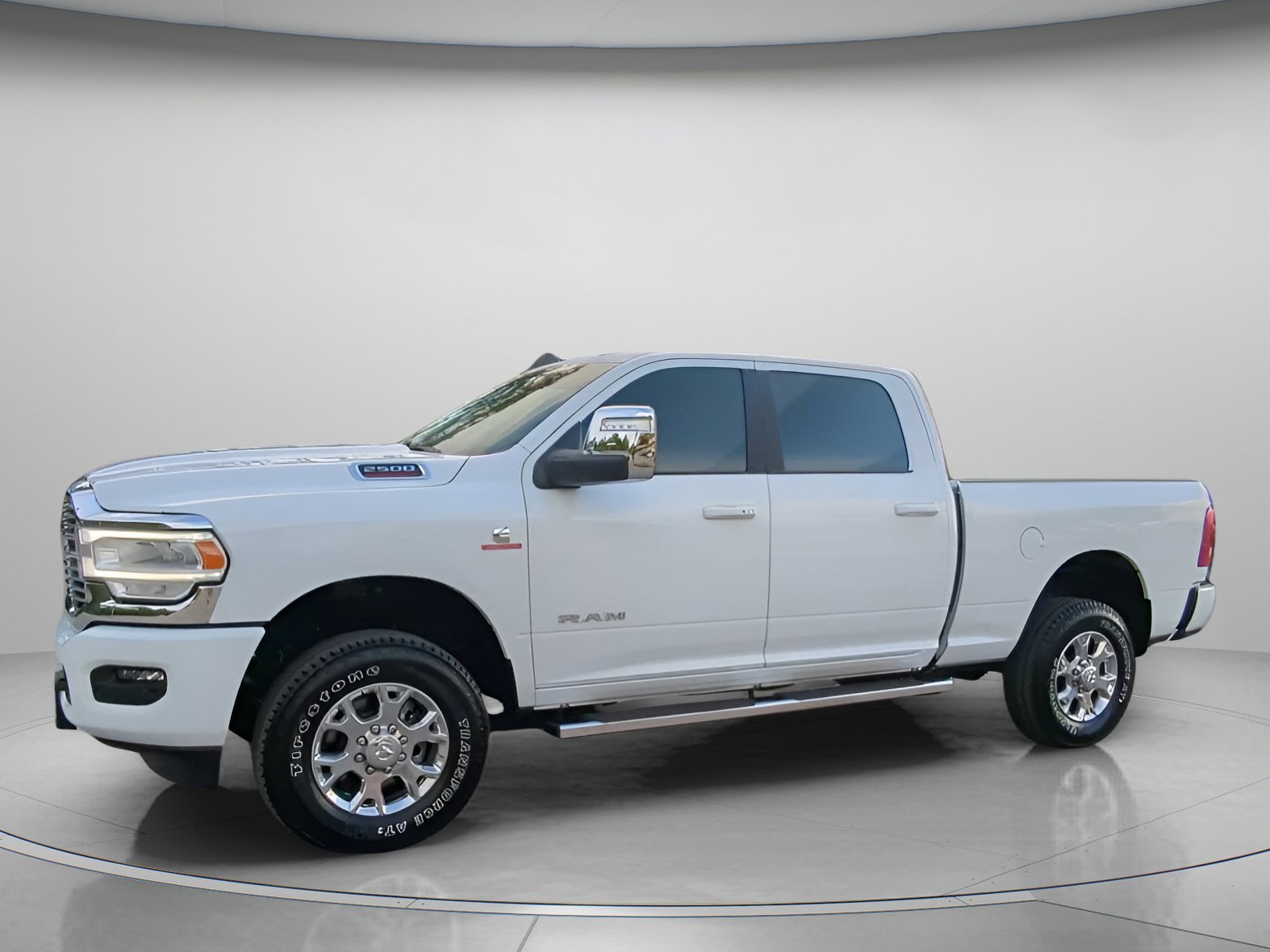 Certified Used 2024 Bright White Clearcoat Ram Laramie Crew Cab Pickup image 13