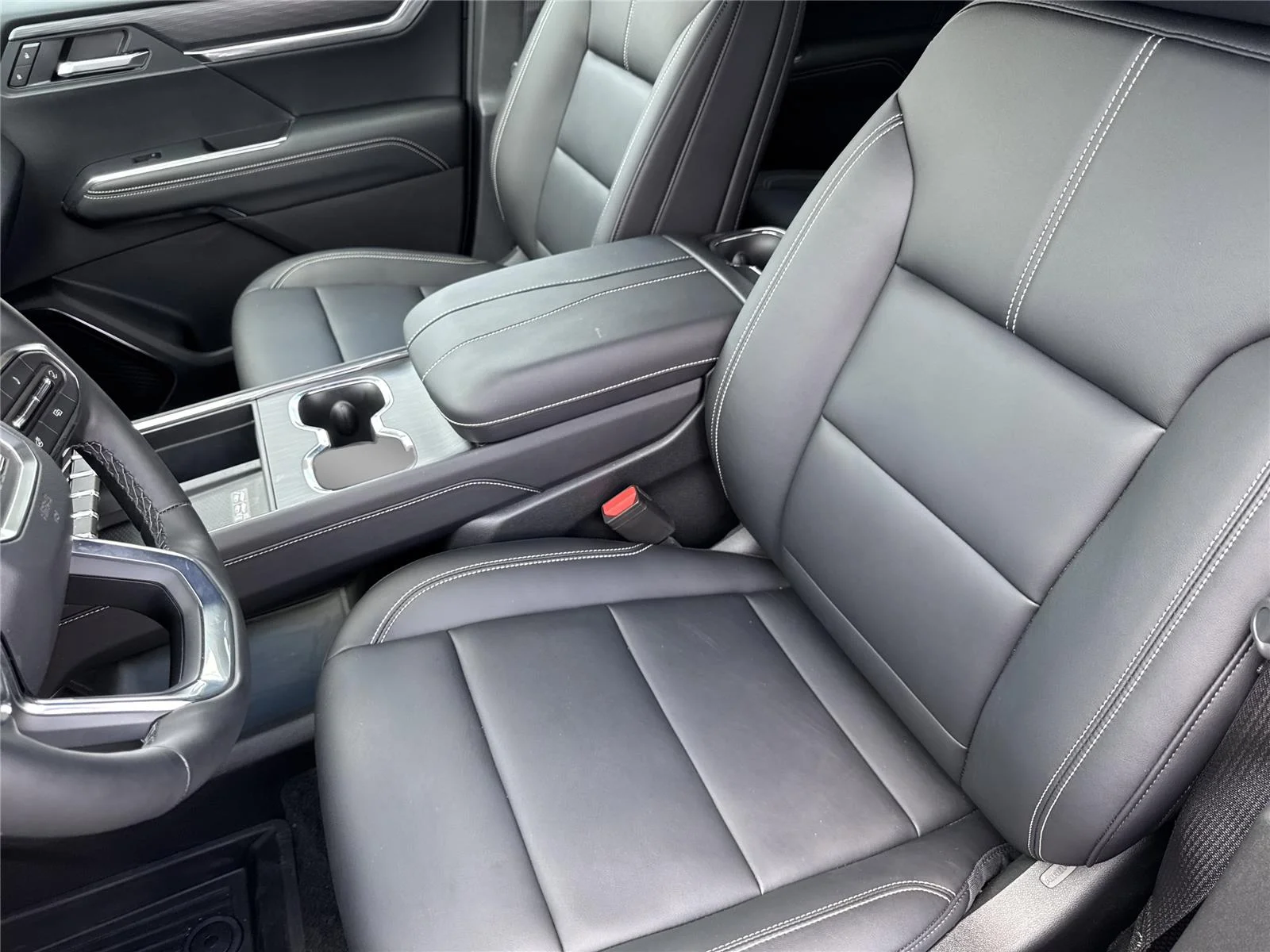 Used 2026 Sterling Metallic GMC Elevation image 11