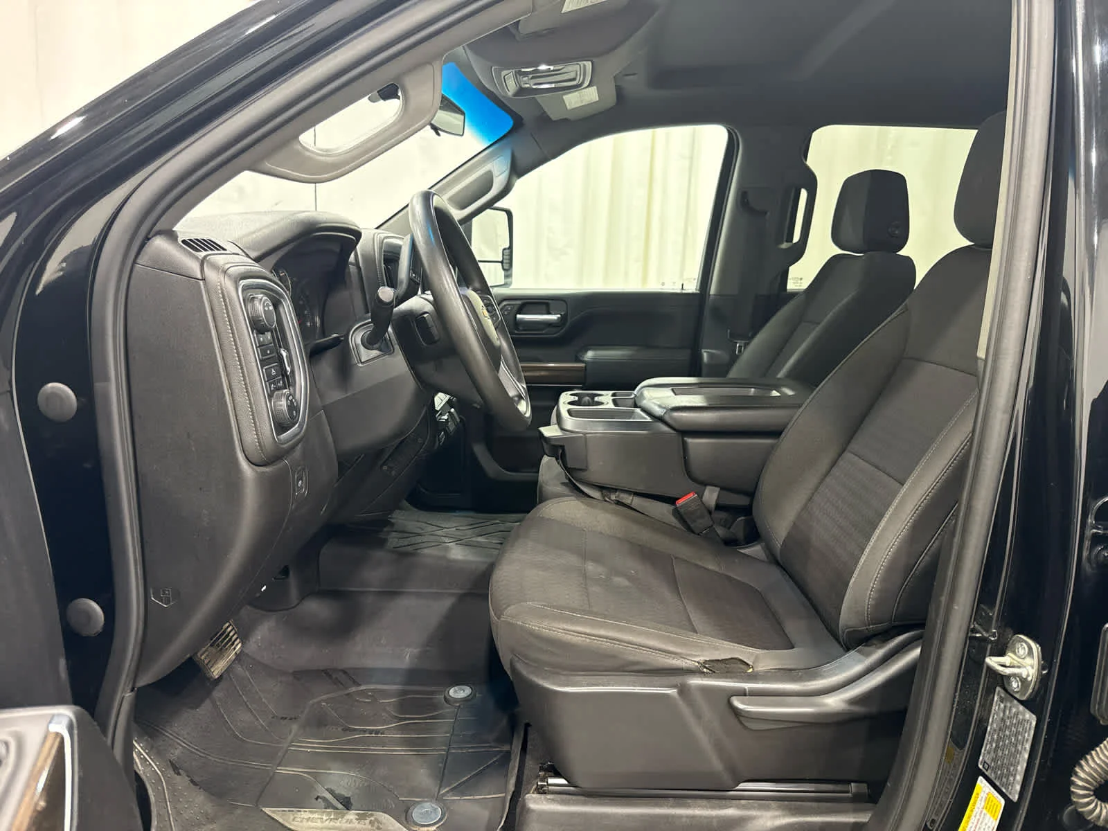 Used 2020 BLACK Chevrolet LT image 11