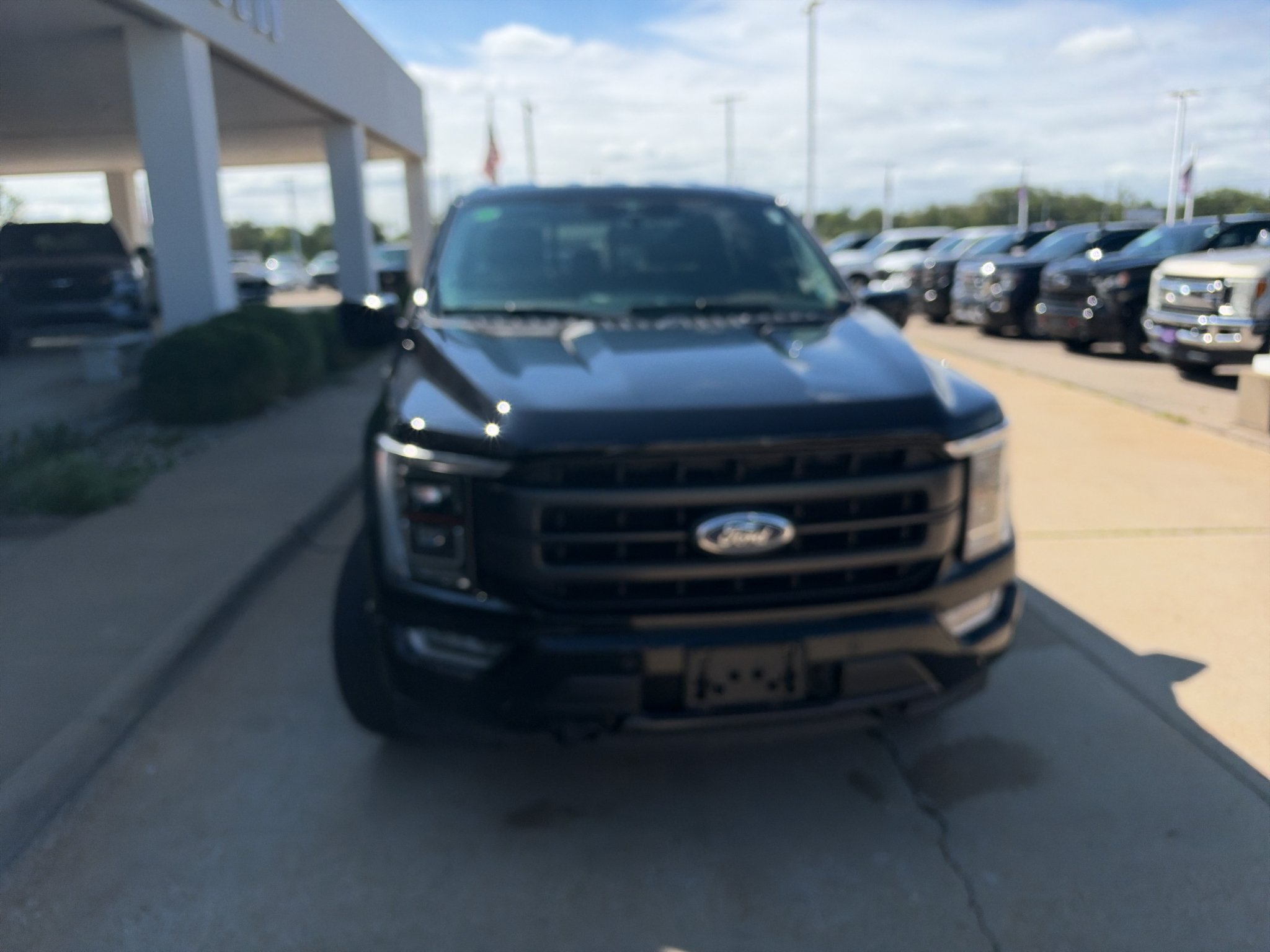 Used 2023 Agate Black Metallic Ford LARIAT image 3
