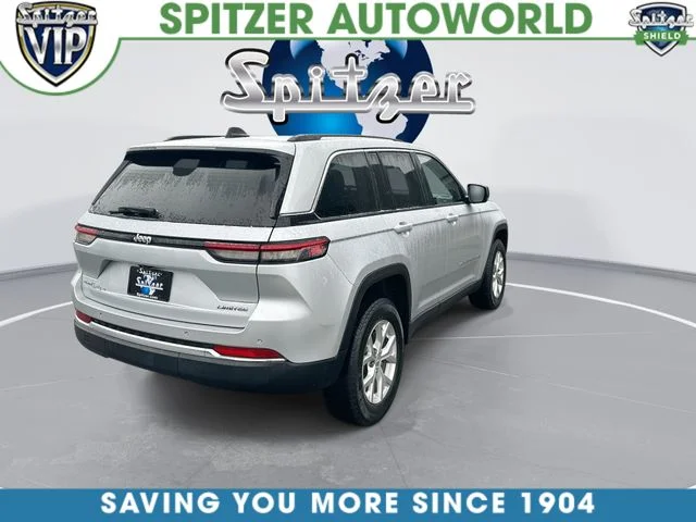 Used 2023 Silver Jeep Limited image 9