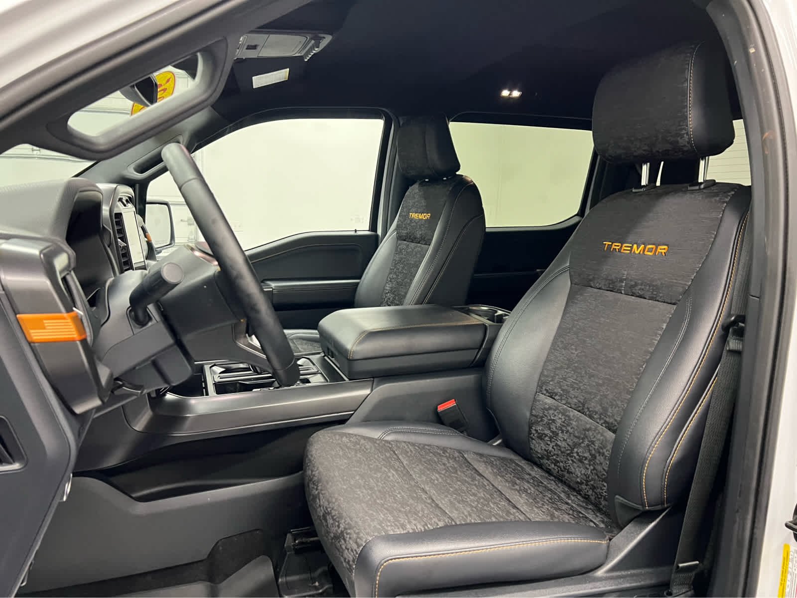 Used 2025 Oxford White Ford Tremor image 2