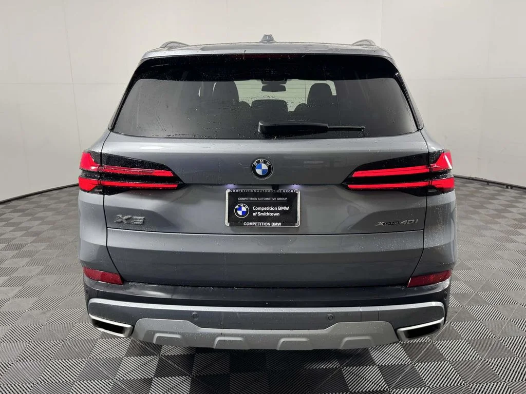 Certified Used 2024 Gray BMW xDrive40i image 9