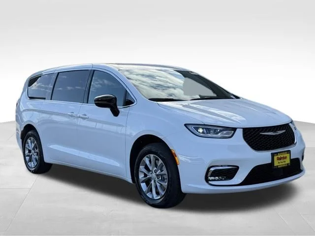 2026 Chrysler Pacifica Select AWD's photo