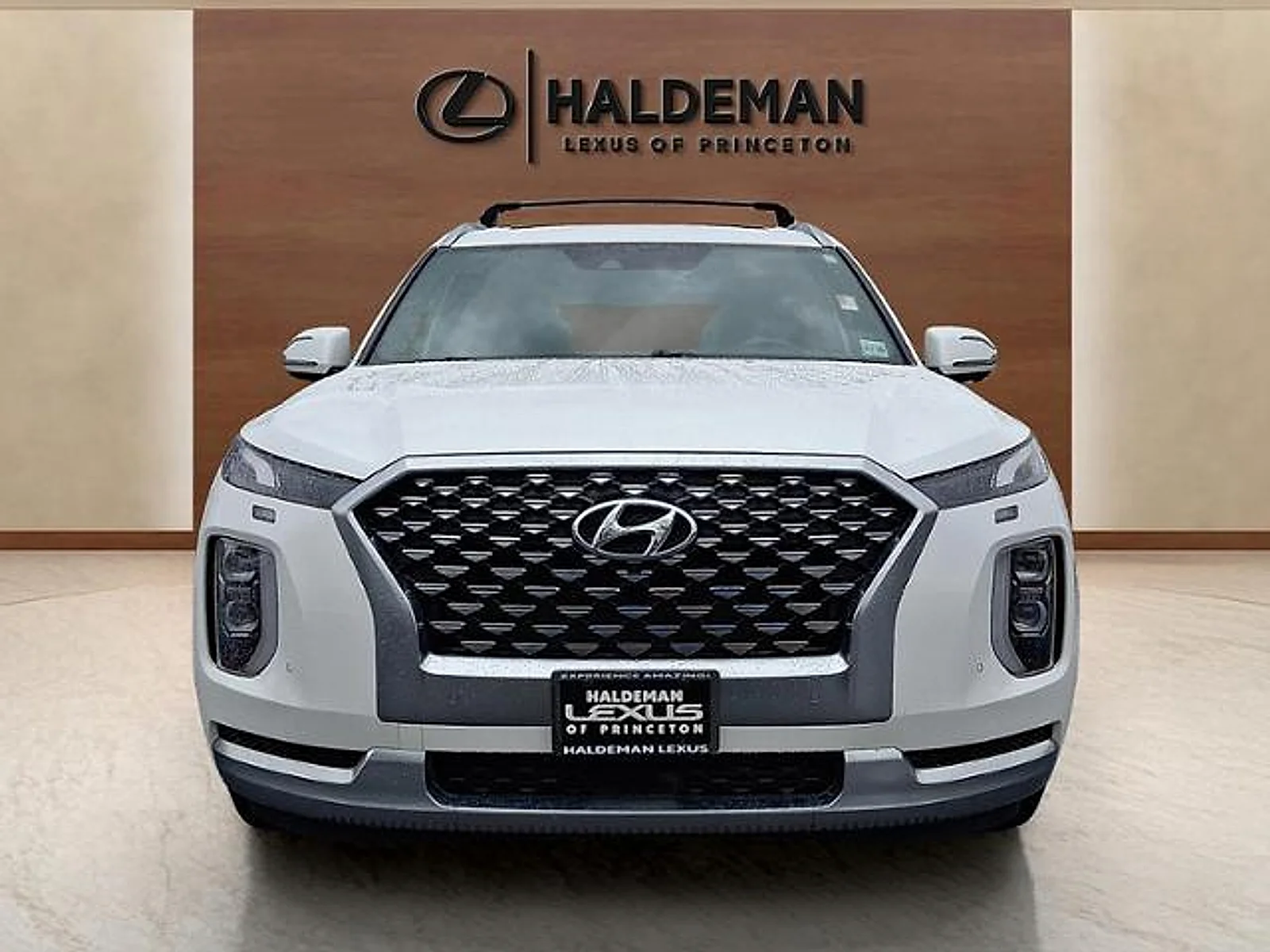 Used 2021 Hyper White Hyundai Calligraphy image 2