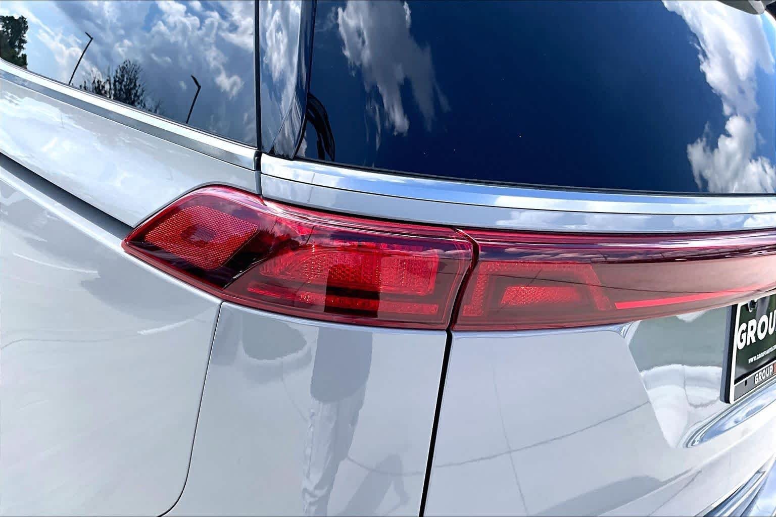 Used 2024 Ceramic Silver Kia SX image 27
