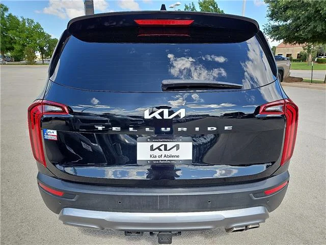 Used 2022 Black Copper KIA EX Front-Wheel Drive image 3