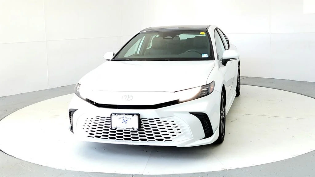 New 2026 Wind Chill Pearl Toyota XSE image 2