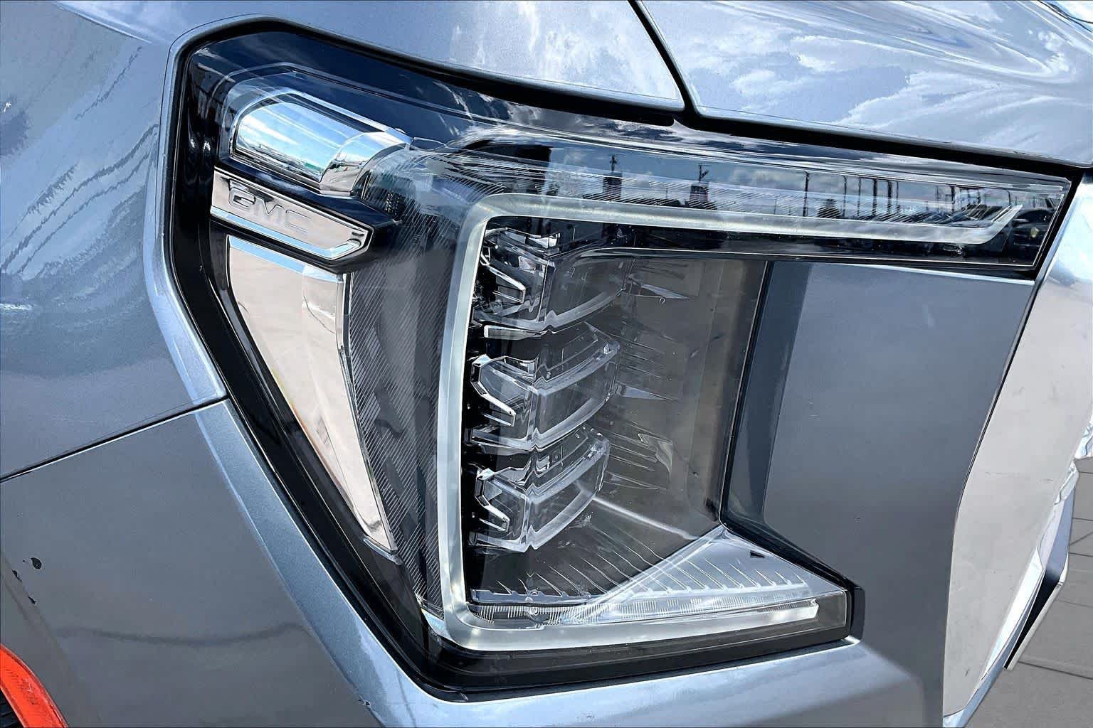 Used 2021 SATIN STEEL METALLIC GMC Denali image 28