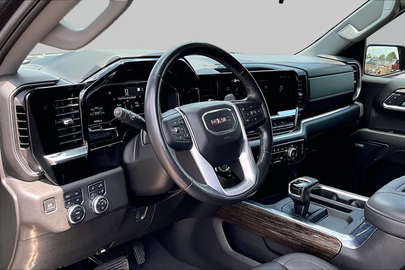 Used 2022 Onyx Black GMC Elevation image 18