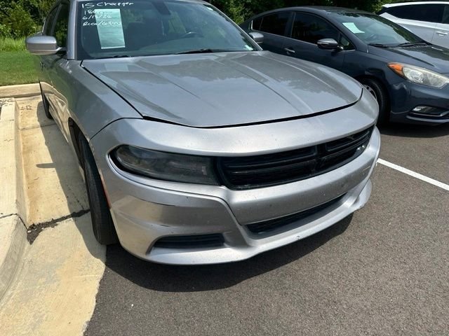 Used 2015 Silver Dodge SE image 4