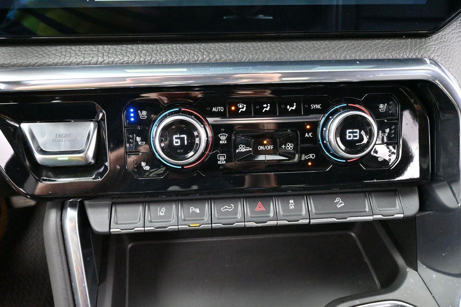 Used 2024 Onyx Black GMC Denali image 25