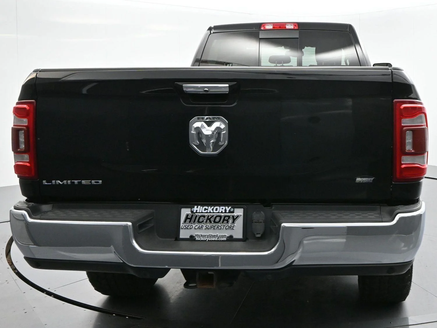 Used 2022 Diamond Black Crystal Pearlcoat Ram Limited image 6