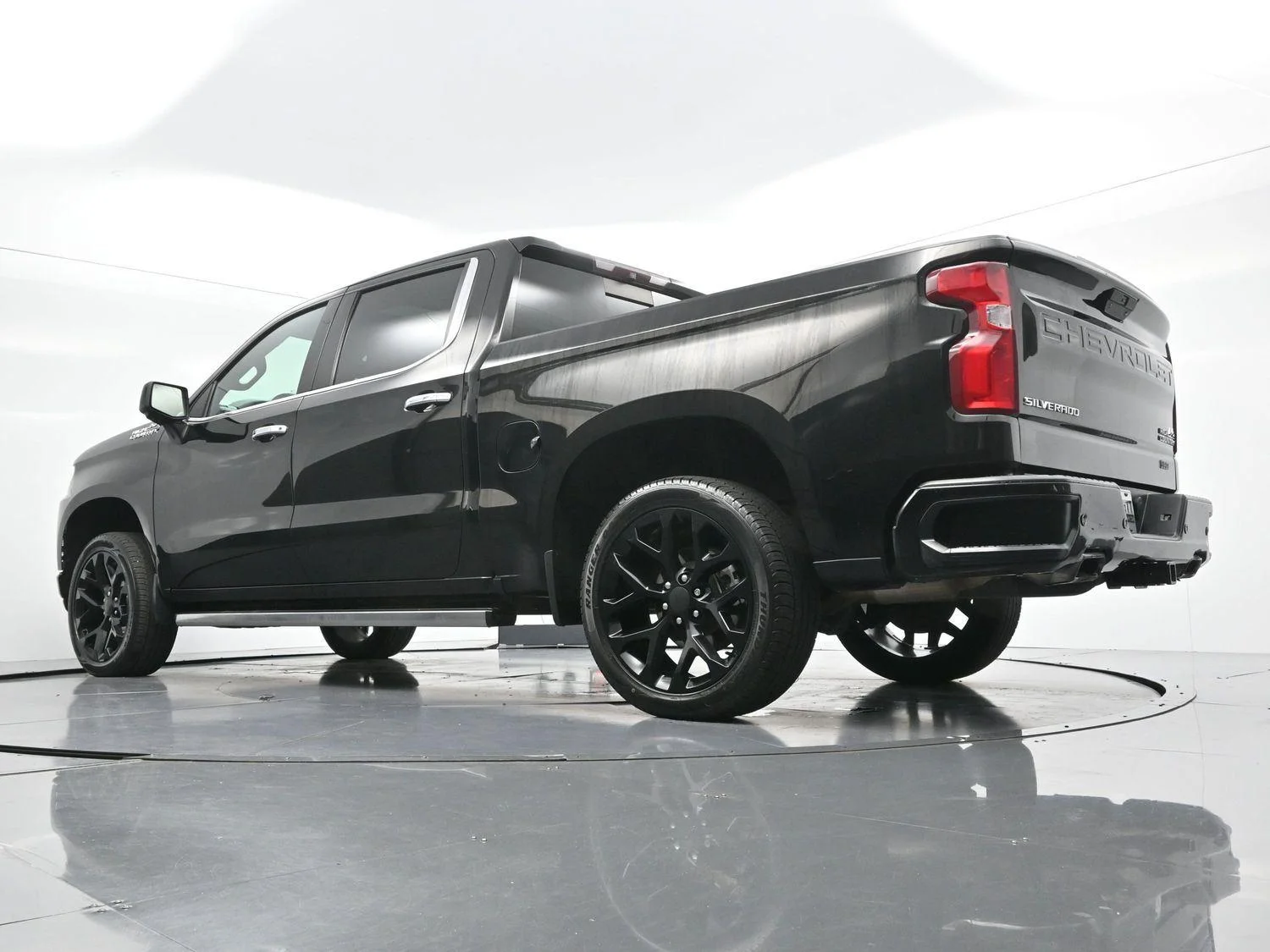 Used 2019 BLACK Chevrolet High Country image 47