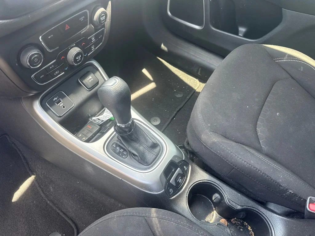 Used 2021 White Jeep Sport image 10